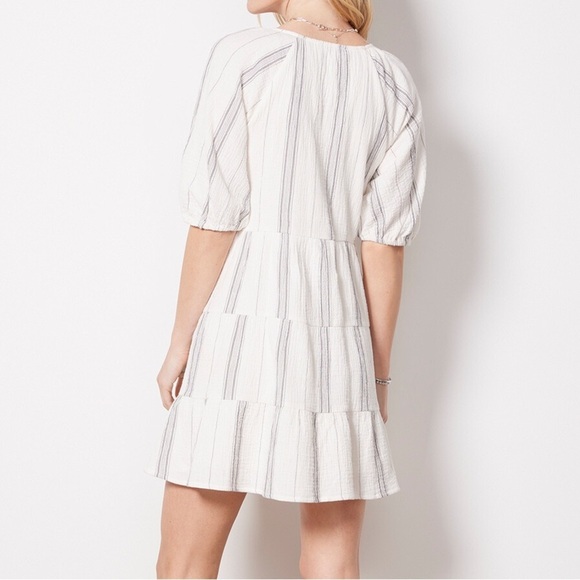 Evereve Alexia Striped Gauze V-Neck Puff Sleeve Tiered Mini Dress - Picture 2 of 8